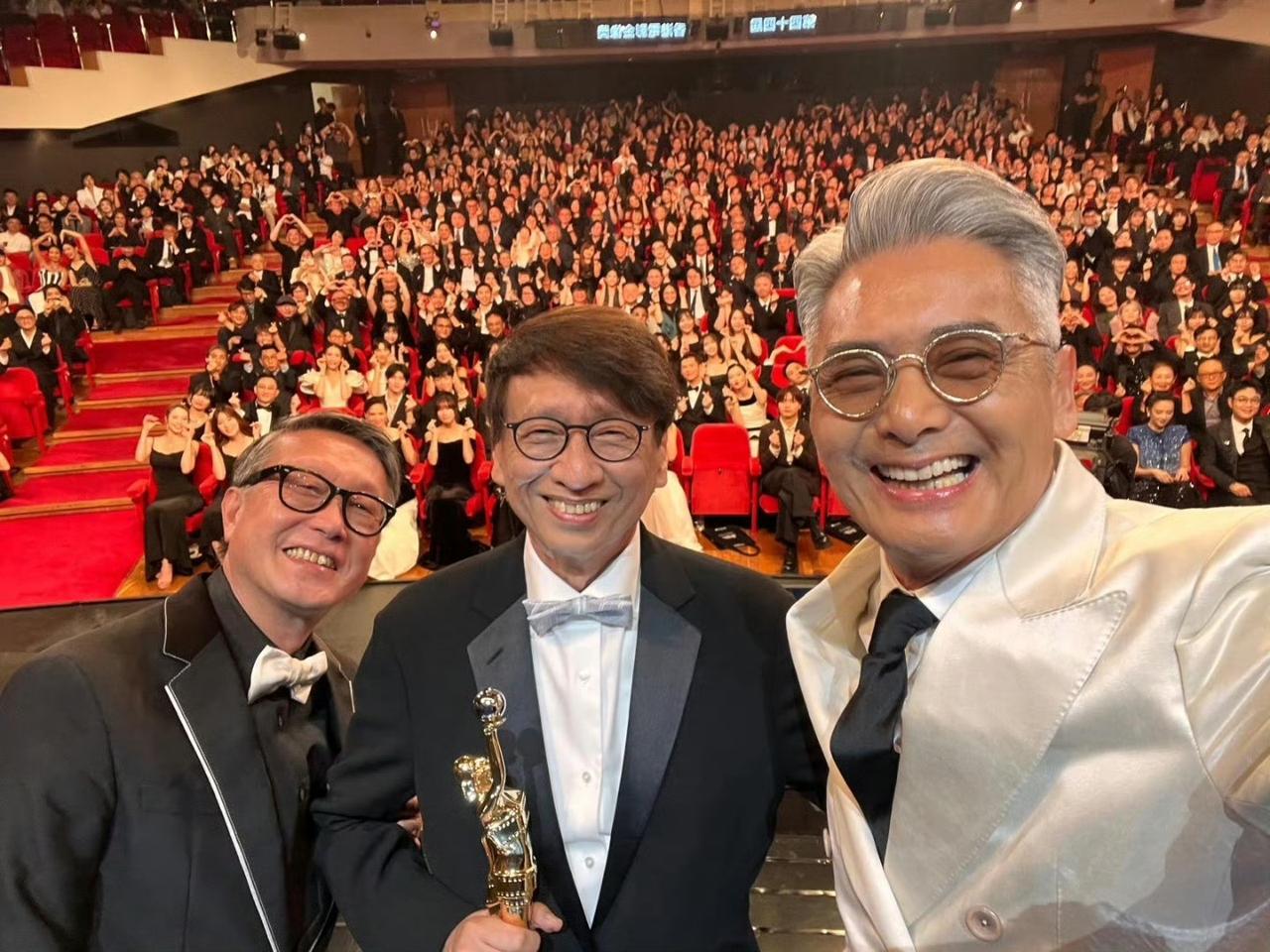 4月19日夜，香港尖沙咀文化中心大剧院，第44届香港电影金像奖颁奖典礼上，终身成