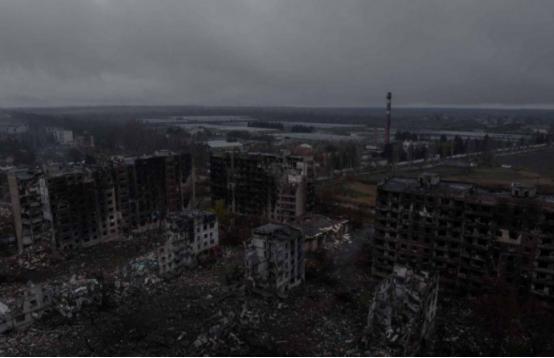 这是要战争全剧终了？乌军剩下的守军，都已经进入下水道隐藏了！俄军完全包围红军城战