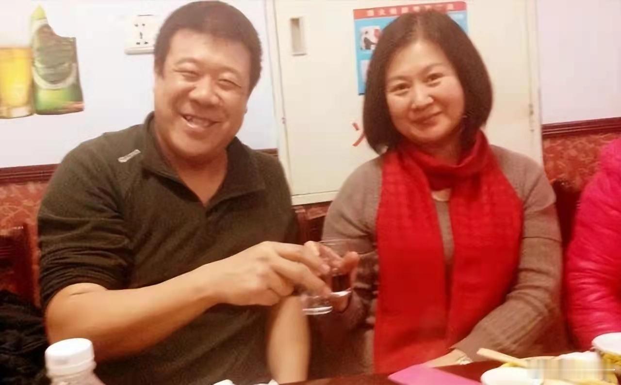 喝酒毁掉2段婚姻，如今瘦到脱相，“许大马棒”秦卫东经历了什么？​​​