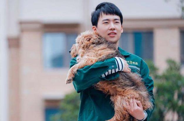 徐峥新作品火爆! 击败《叶问4》勇夺票房冠军, 上映16小时破亿!