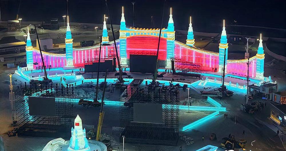 哈尔滨冰雪大世界即将盛大开园，其规模创历届之最，将成为今冬必打卡的梦幻冰雪乐园。