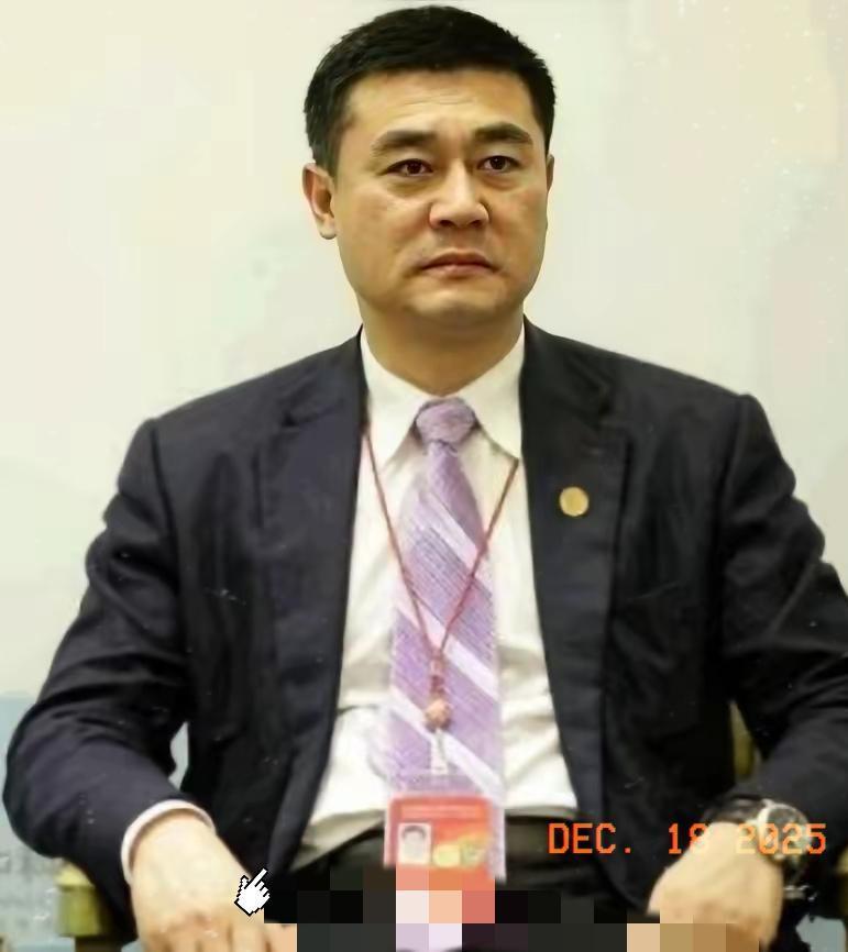 广东深圳的“黑老大”张伟，在狱中做梦都想不到，他曾经时刻佩戴的百达翡丽全球限量版