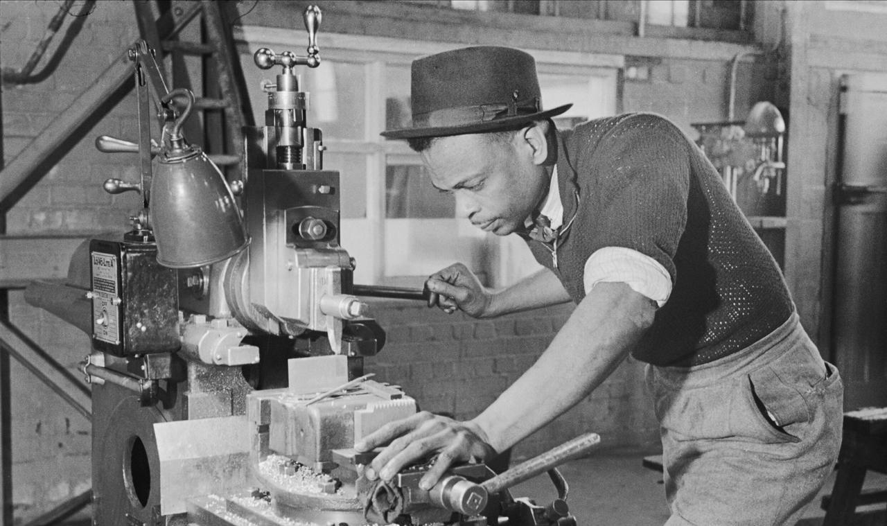 二战时期英国的外籍劳工——1941年，牙买加裔工人阿尔文·克里斯蒂（Alvin