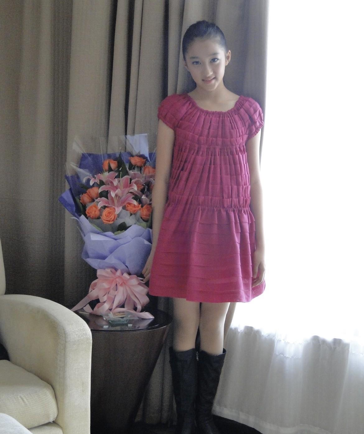 关晓彤，172cm，那年十八岁，像花一样的年龄。