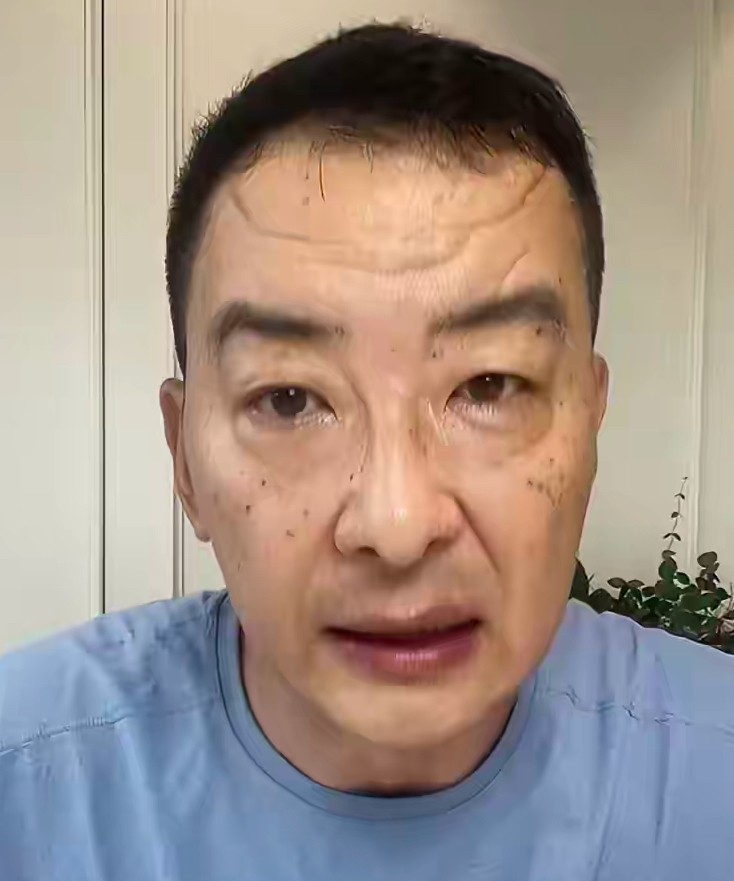演员郝平不查不知道，一查吓一跳！才爸爸辈的年纪，现在却变成了一副爷爷辈模样。