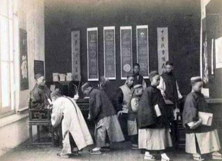 从前有个老而无子的人，向高僧请教，高僧说：“你不欠别人的，别人也不欠你的，怎能有