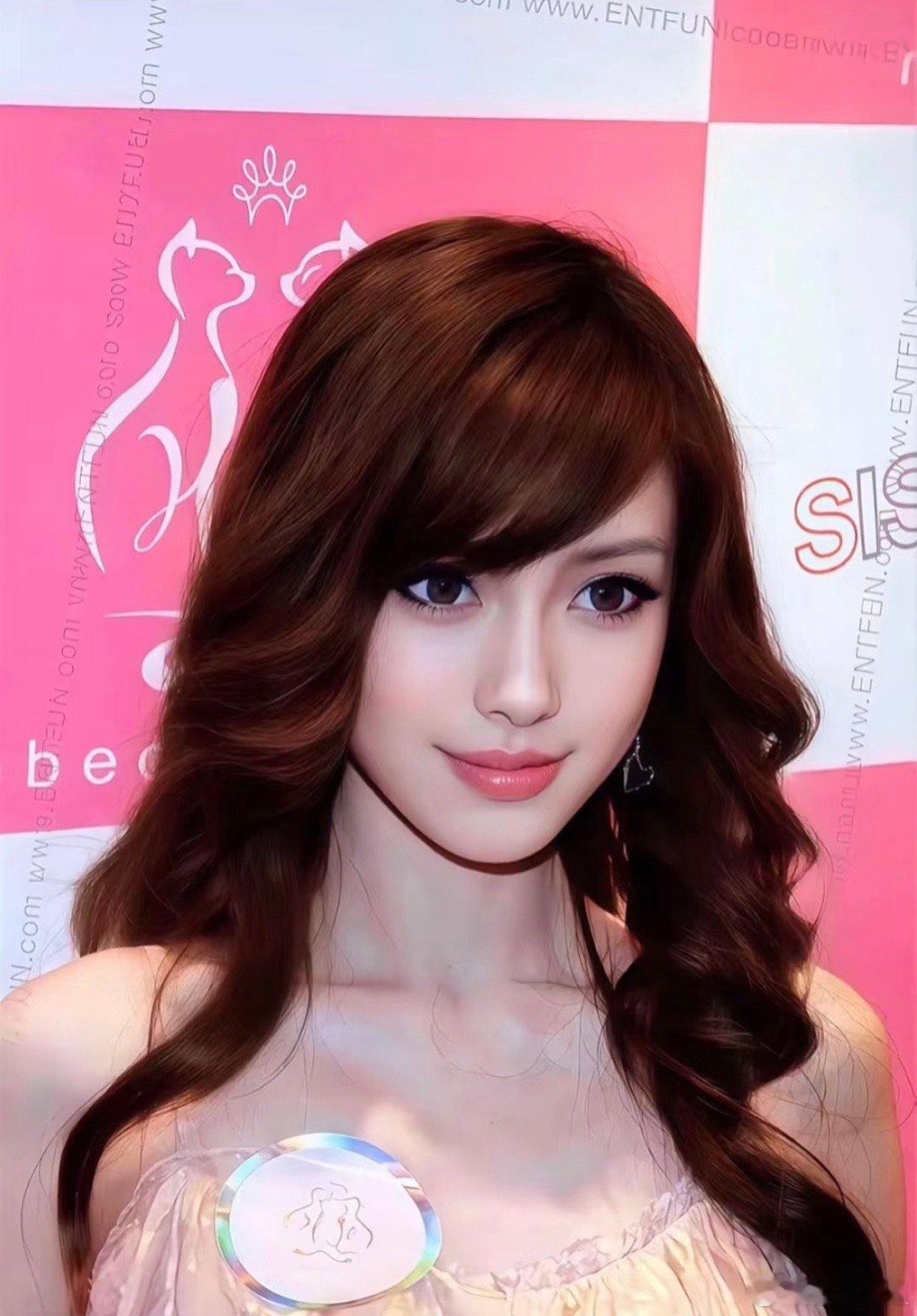 这跟娃娃有什么区别…angelababy​​​