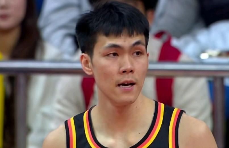 广东东阳光输的太窝火了！庞峥麟神助攻吴雨佳绝杀广东东阳光！末节决战时刻，广东