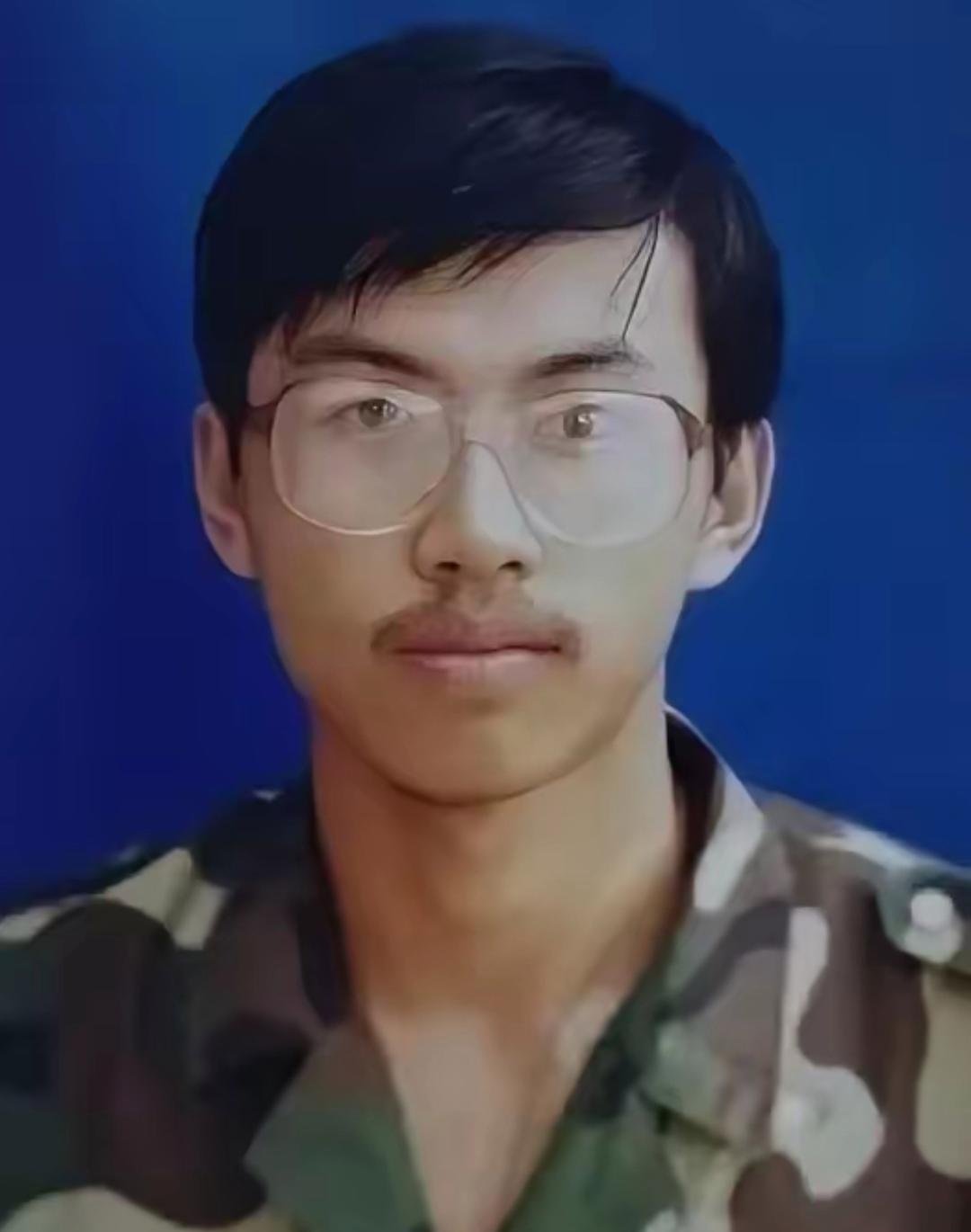 记录者超话记录者超话理科状元张来玉，在南京大学跟同学借了10块钱，走出食堂后消