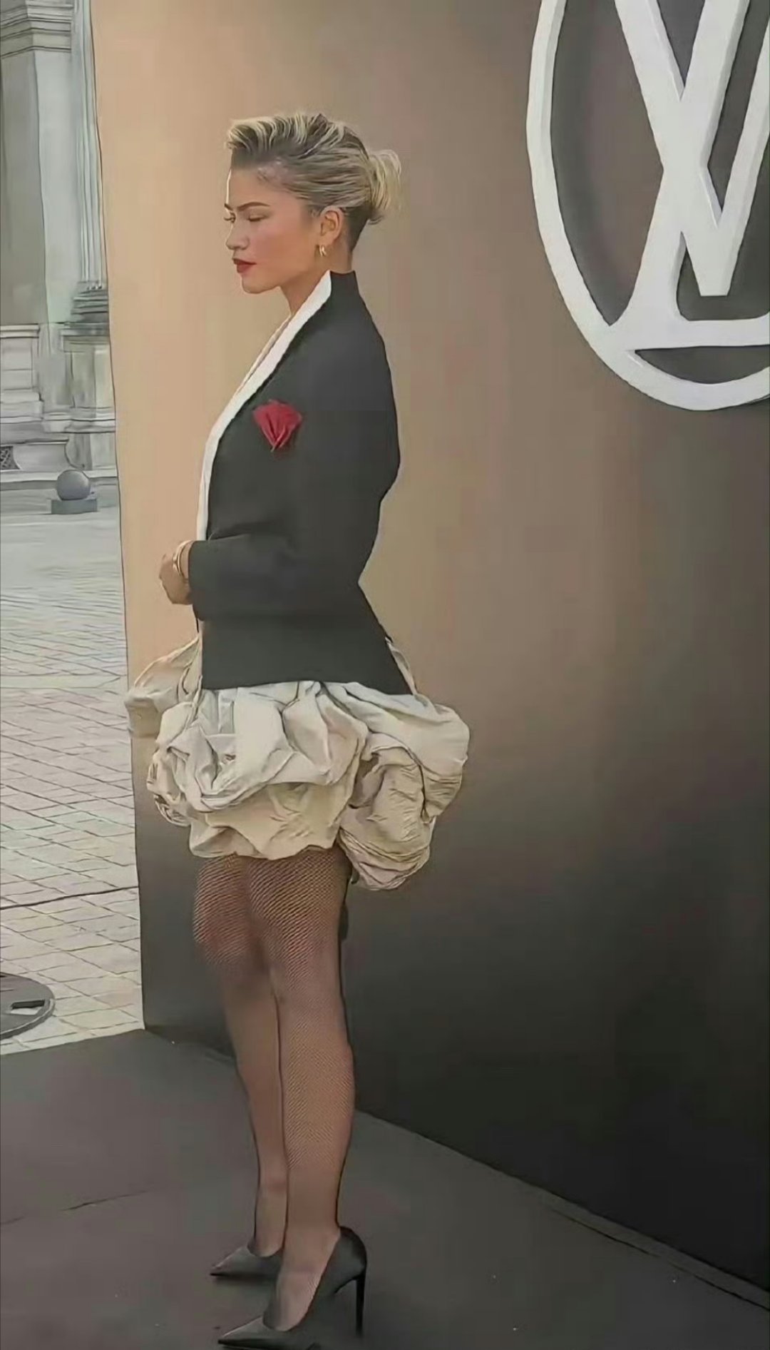 这么高的跟，妈呀，高跟鞋是真美丽刑具[捂脸哭]​​​