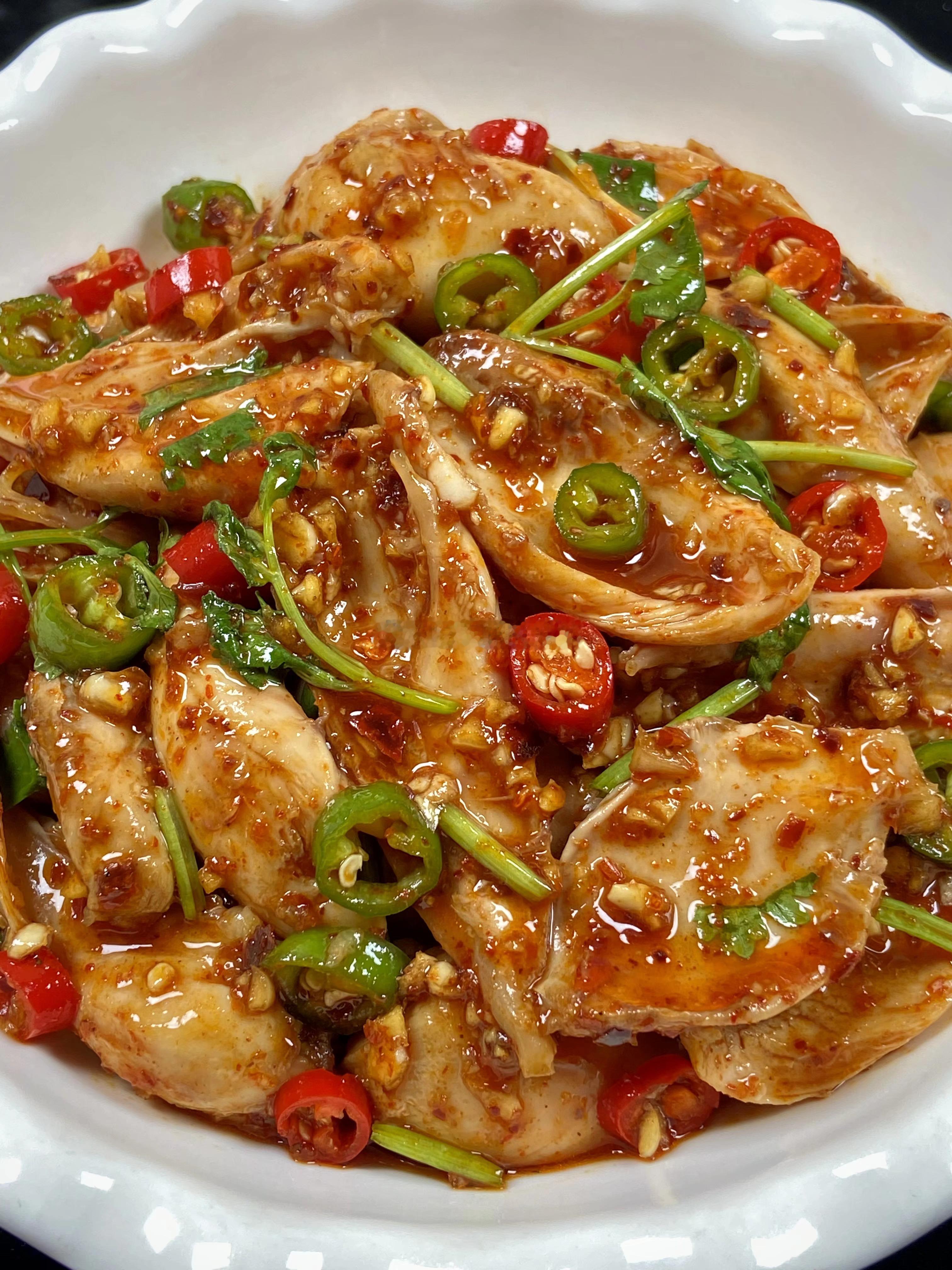 这个麻辣手撕鸡腿一定要好好尝尝