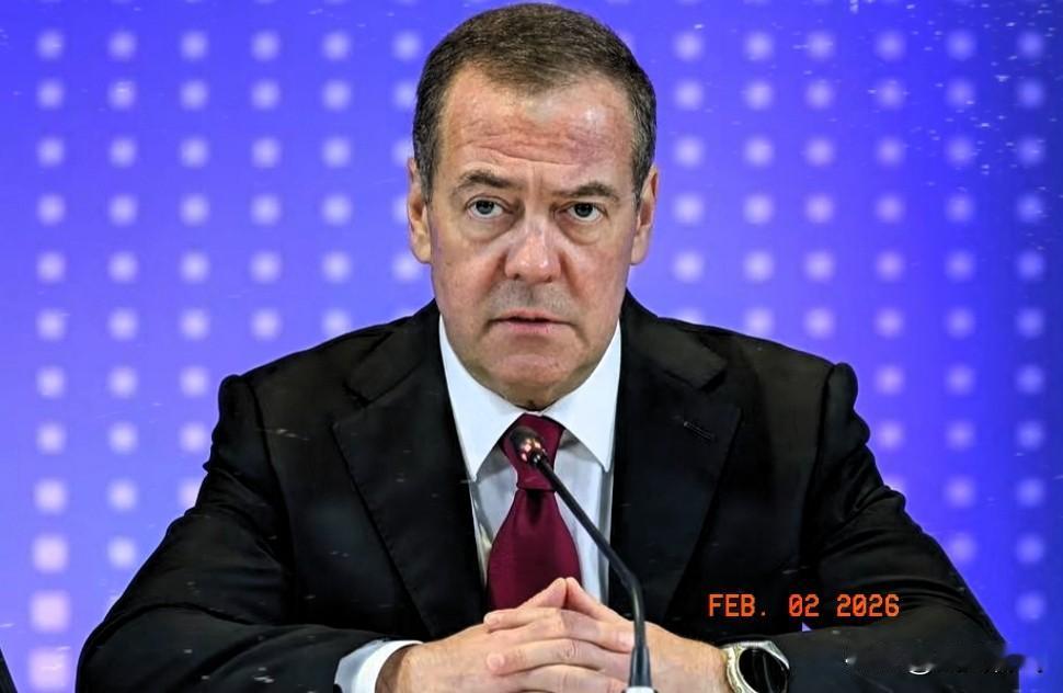 俄罗斯前总统梅德韦杰夫于2月1号也就是昨天正式宣布:俄罗斯将会很快获得和乌克兰