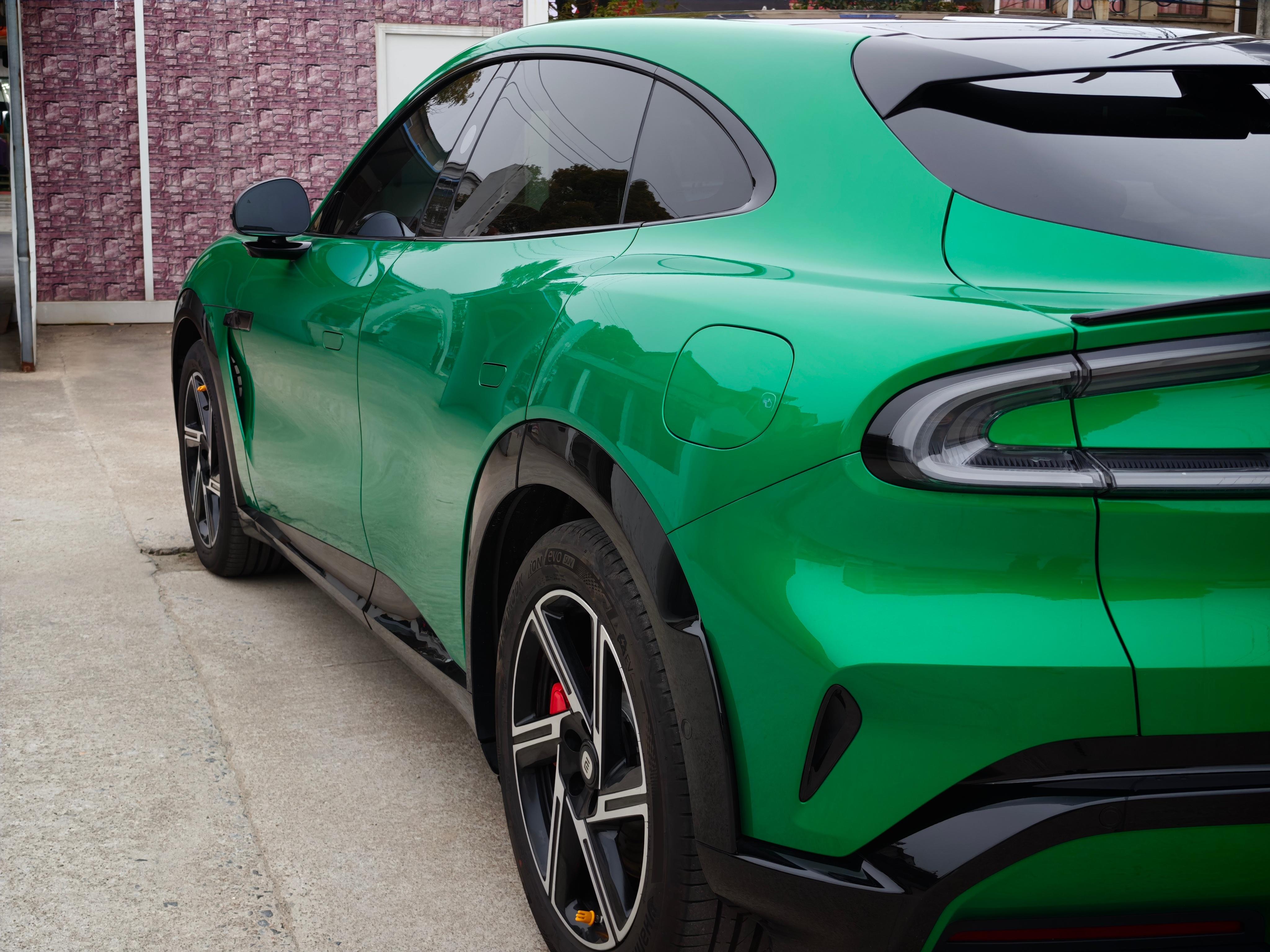 一个下午洗了三辆车，现在虎口都是麻的，不得不说小米这个车漆是真亮啊