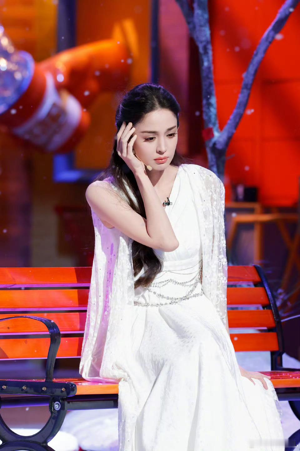 你好星期六初雪搭子大乱斗，娜扎化身小雪13年后限时返场，这么多年了真的一点没变啊