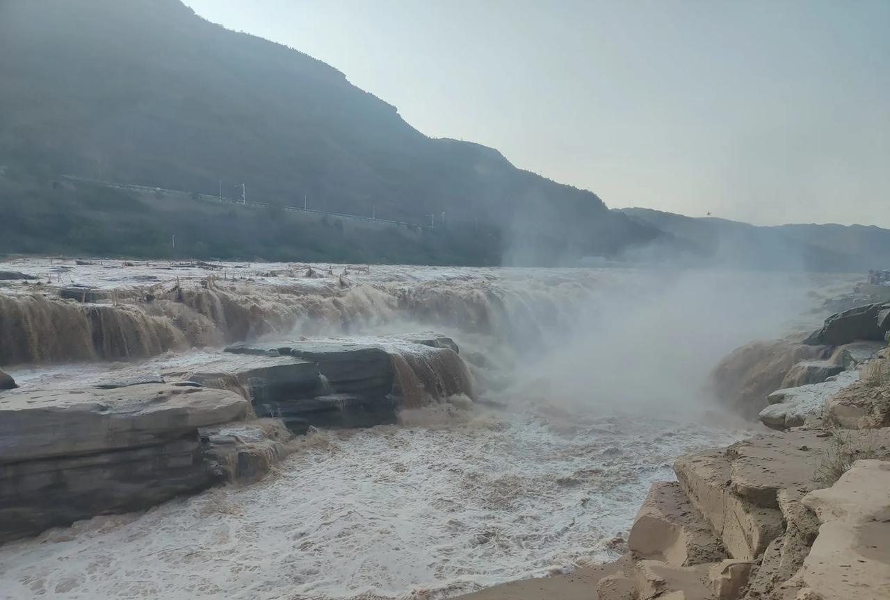 去山西旅游的建议:1、一定要给壶口瀑布多留一点时间，最好上午去，在河边有风一点