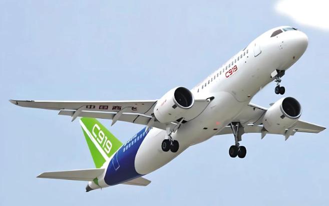 美国这一刀捅得真够深！就连很多一直关注国产大飞机进度的朋友，看到年底这份成绩单