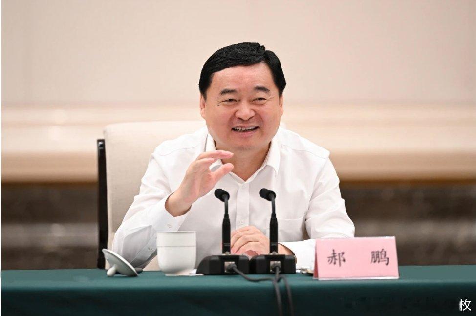 8月4日，辽宁省委召开省级老同志座谈会，通报上半年全省经济社会发展情况，听取老同