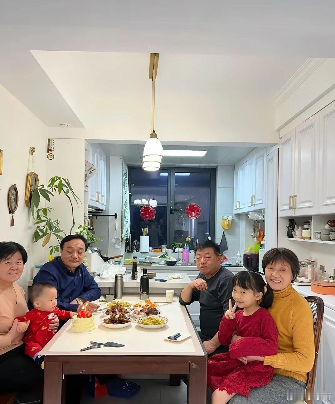 某网友:我也是女人，如果生孩子婆婆不出钱不出力，我不会有任何抱怨，更不会跟别人说