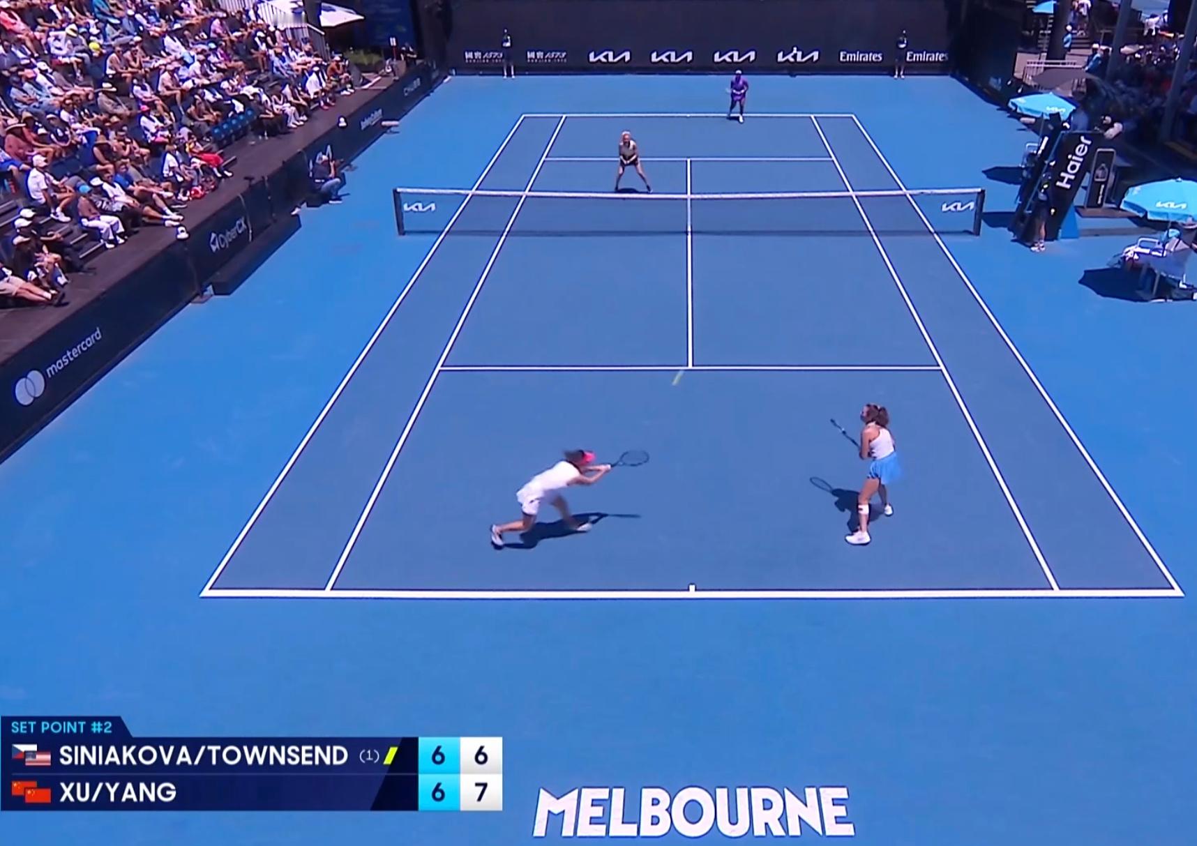 澳网女双第二轮，徐一璠/杨钊煊首盘错失两个盘点，6-7(7)/1-6不敌头号种子