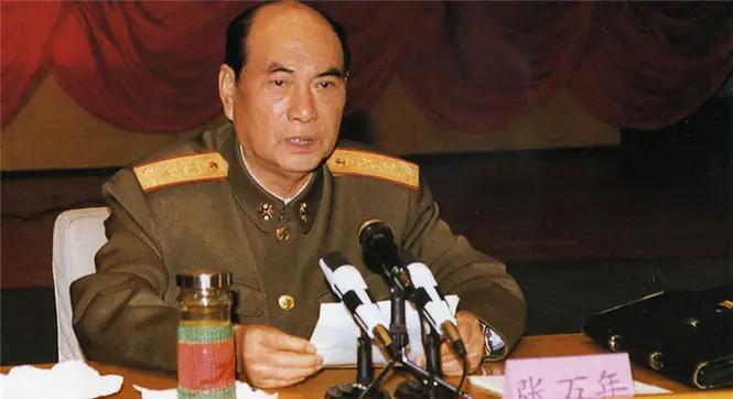 1993年时任总参谋长的张万年上将，听说毛主席的女儿李敏生活困难，身体不好，他马