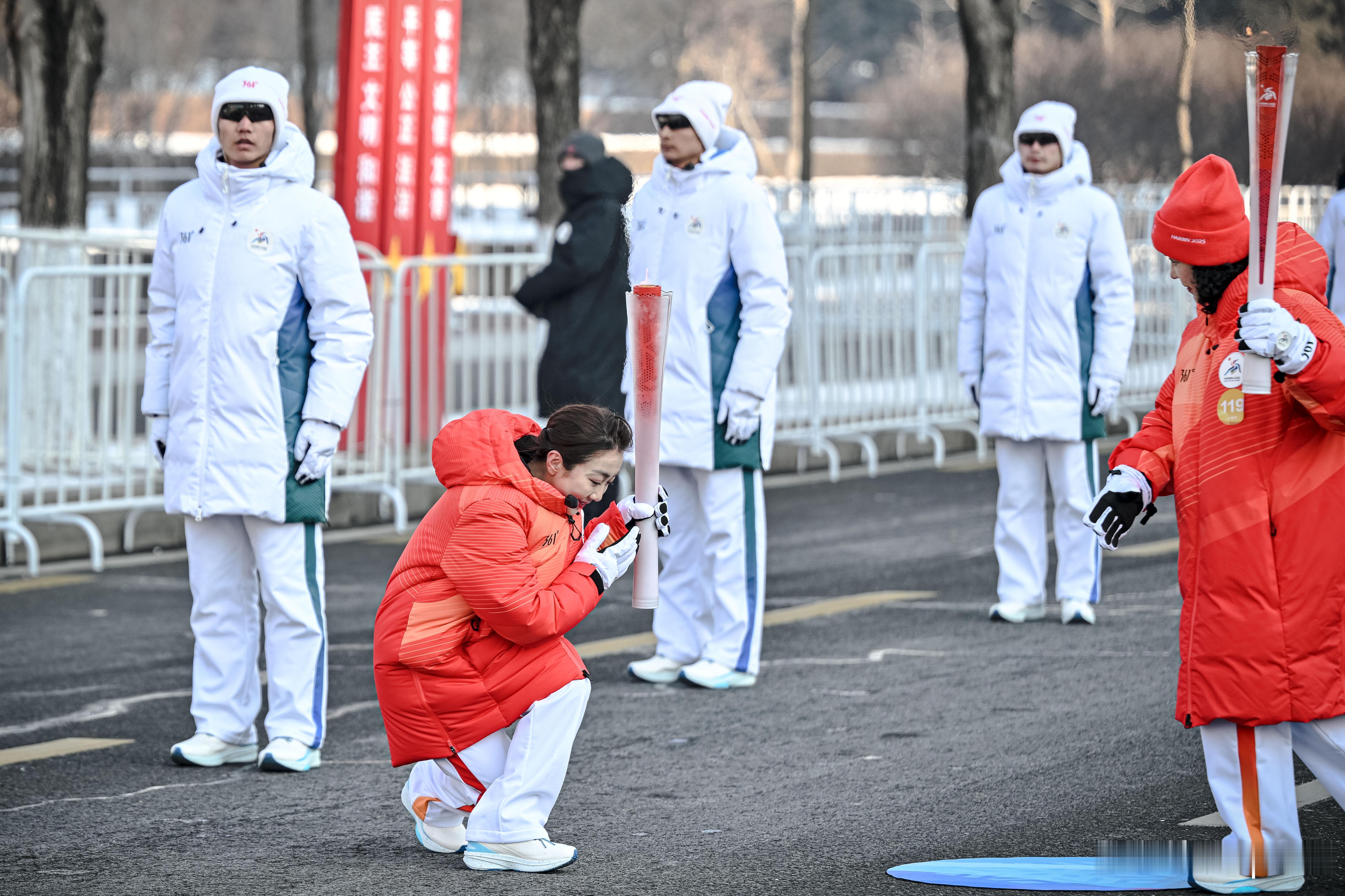 亚冬会火炬传递第120棒火炬手，是哈尔滨市冬季运动项目训练中心花样滑冰运动员