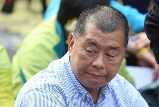 英国首相把释放乱港分子黎智英作为访华的条件，结果被“啪啪”打脸，黎智英三项罪名成