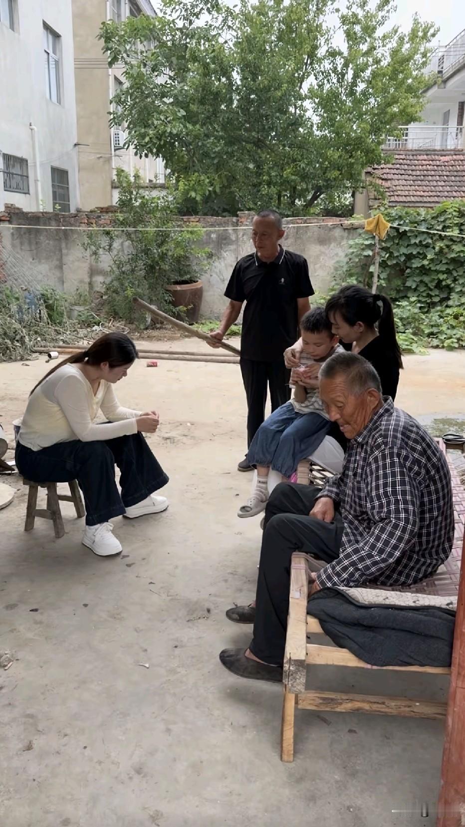 被老爸逼着相亲[捂脸哭]