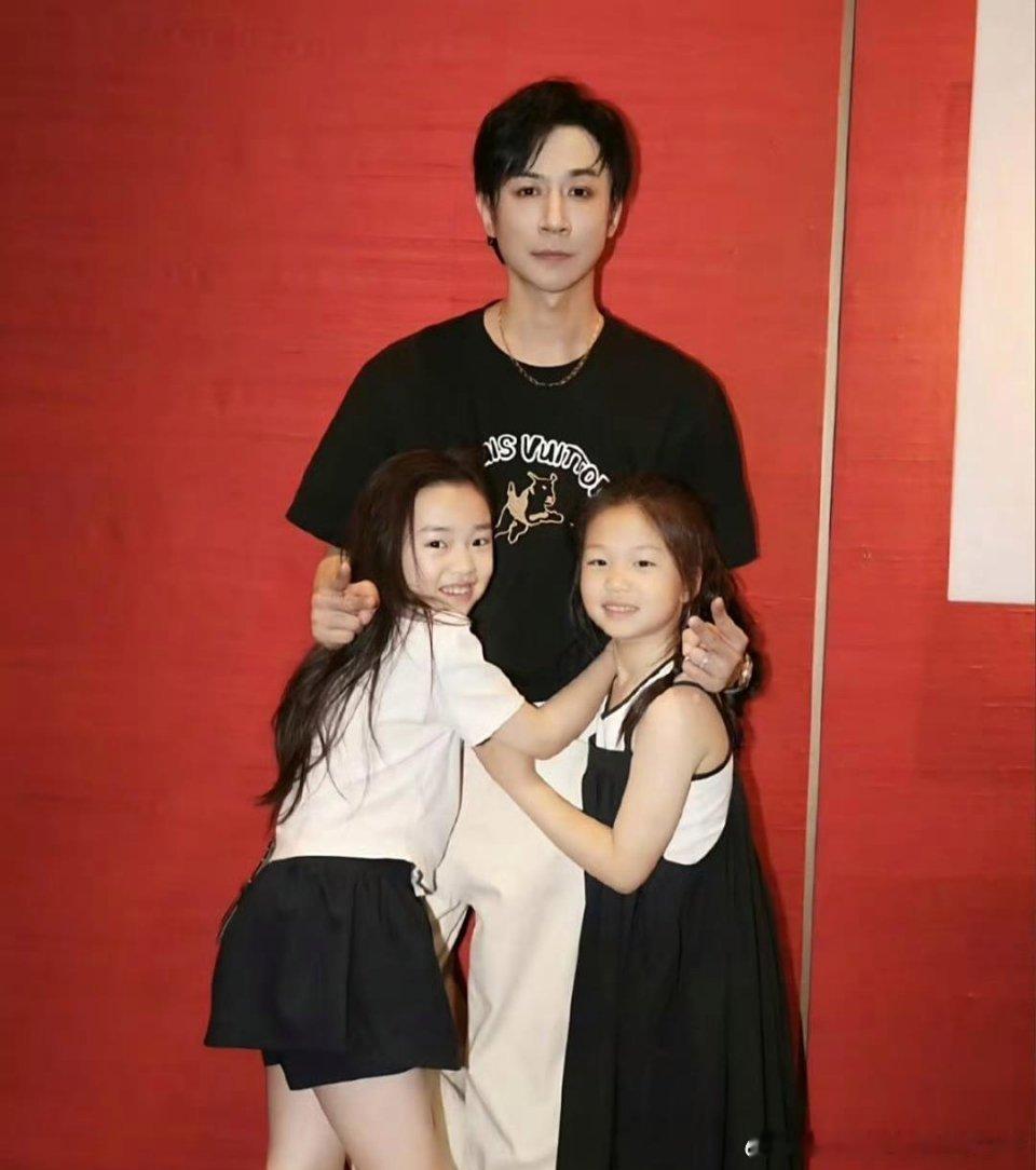 45岁的董璇二婚了，对象比她整整小9岁～，董璇曾花1400万救那个不成器的前夫，