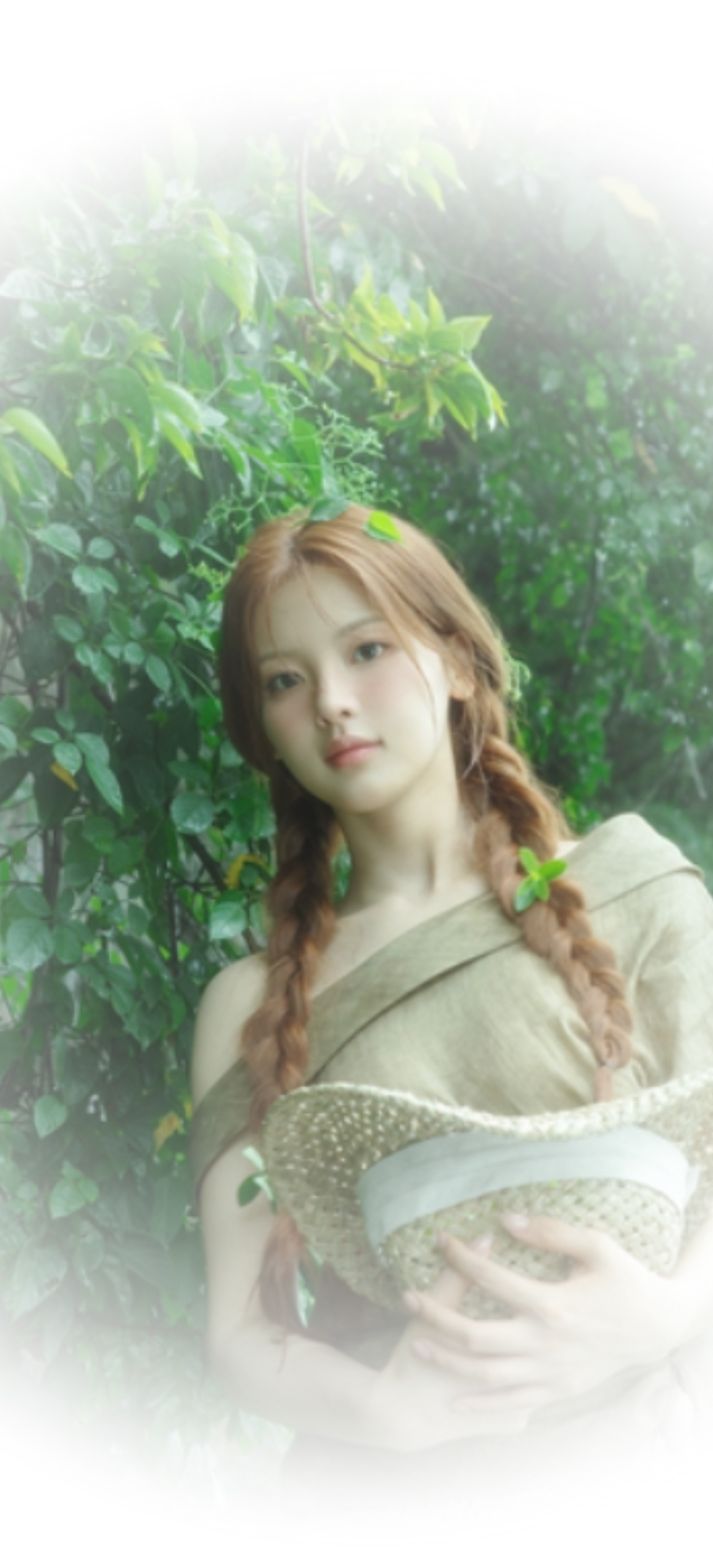杨超越嗑到刘宇宁张凌赫杨超越壁纸，夏日麻花辫灵动少女。杨超越