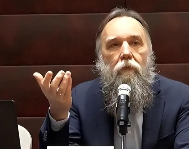 “俄罗斯国师”杜金预言：下一个爆发战争的地方，不是南海也不是台海，而是在这个地方