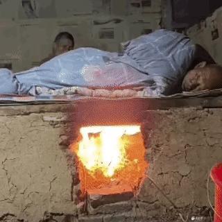 看似睡得很香，实则，，，