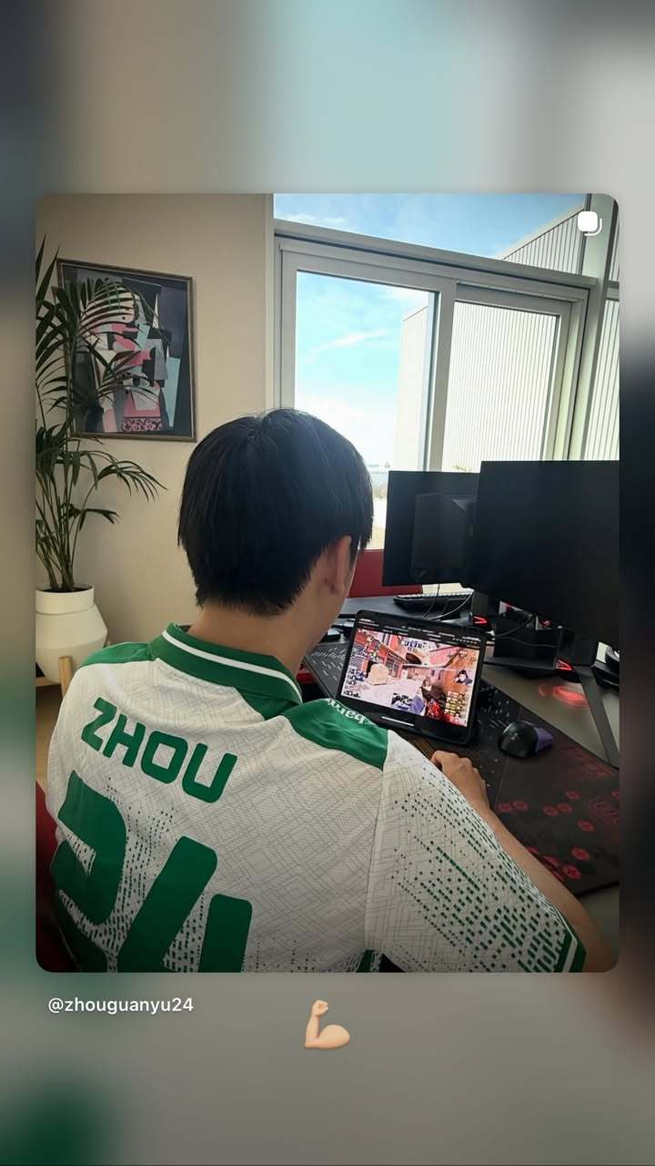 选手度假动态汇总！托哥在重庆，孔中窥探3D魔幻城市。ropz自驾游来到意大利多洛