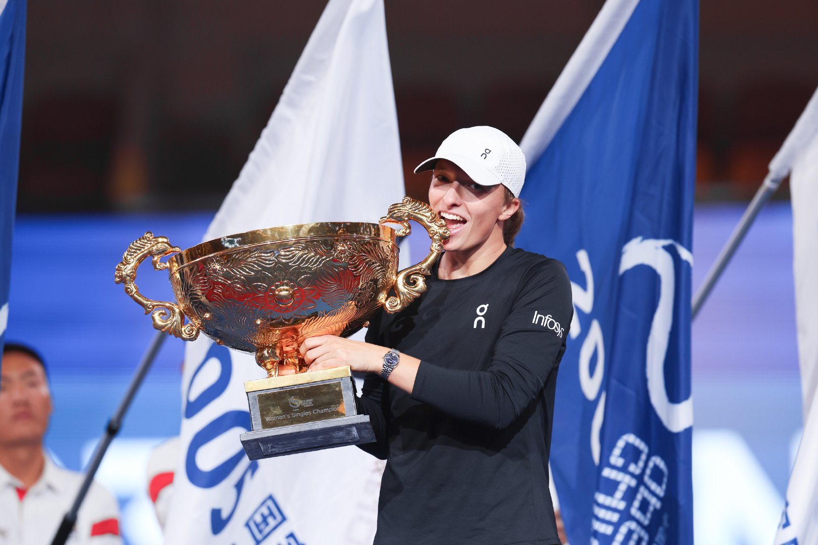 过去三届中网单打冠军盘点🏆2025辛纳/阿尼西莫娃2024阿尔卡拉斯/高芙