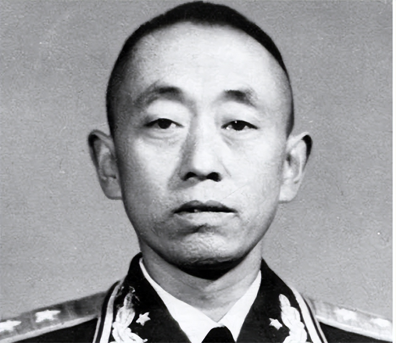 1979年，徐向前收到一代名将郑维山的来信，信上说他生活困难。徐帅立马给总政治部