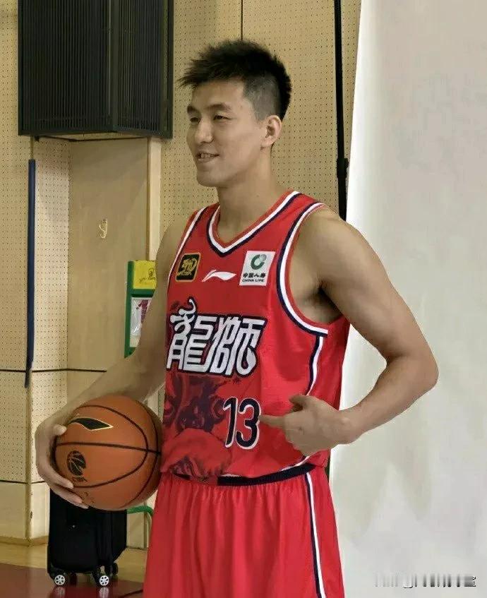 三连冠后，郭艾伦被交易，张镇麟被卖，付豪被摆上货架，恕我直白地说，辽宁这一系列的