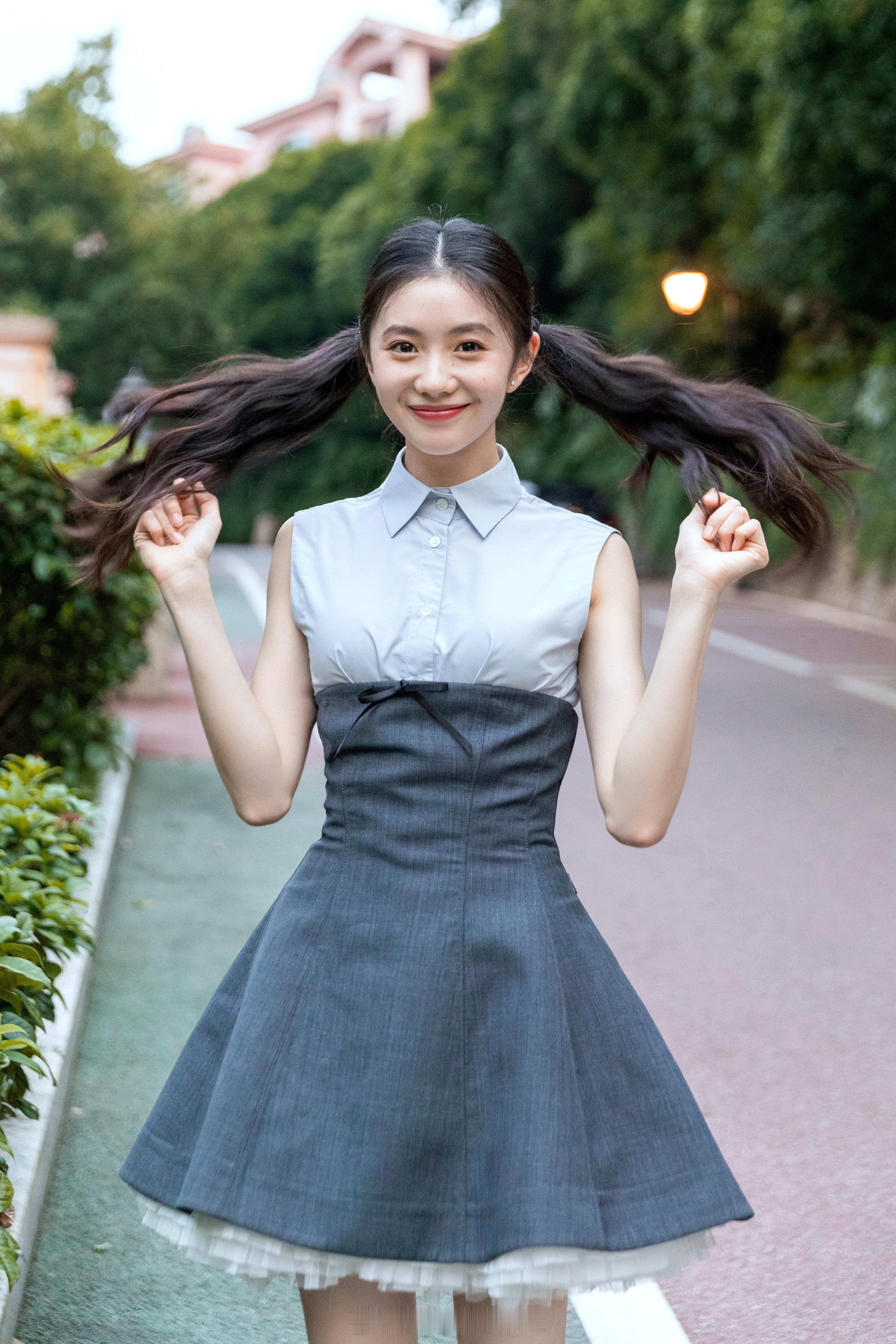 刘浩存双马尾水灵甜美造型