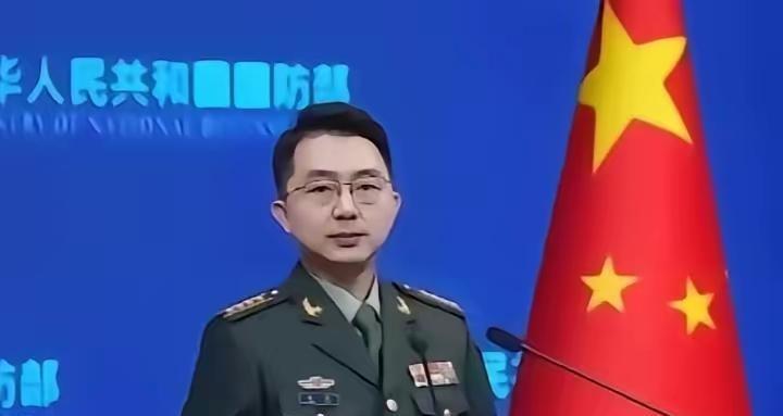 那一夜，朋友圈一下就被刷爆了。和以往导弹飞过天空引起的震撼不同，这回涌上人们心头