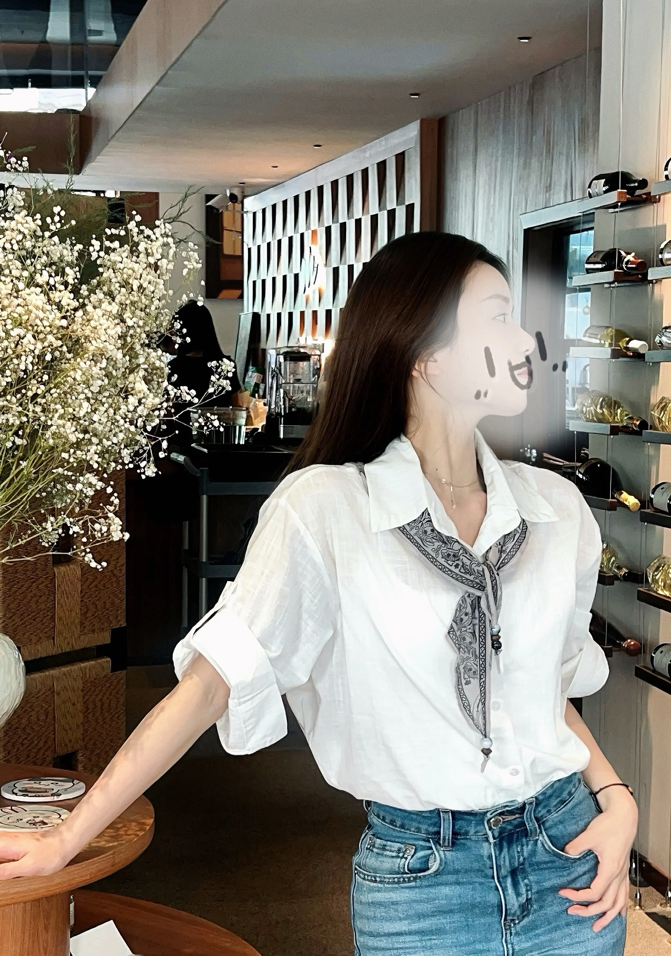 我就掐他的脖子掐的跟筷子一样细 哼！
