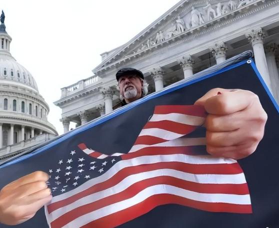 西方难受的不是中国变强，而是中国变强后不按其熟悉的帝国剧本走。都说中国强了，全世