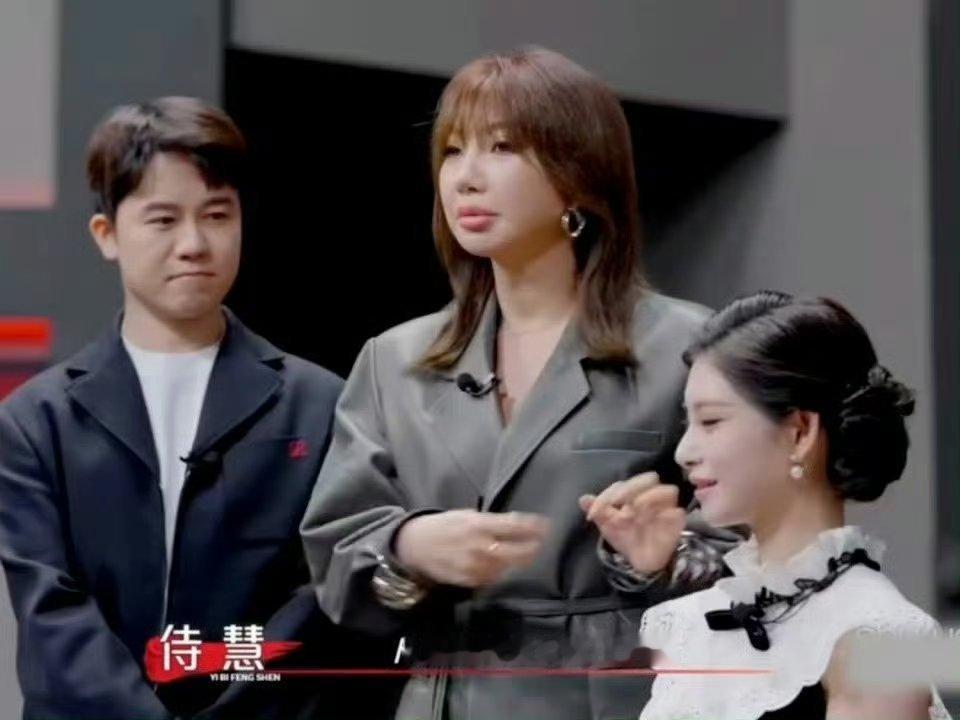 杜华说王怡人的价值是赚钱赚钱赚钱杜华在节目上压榨员工节目语出惊人，将艺人等同于获