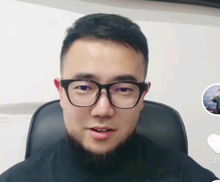 媒体人潘伟力认为，青岛西海岸大比分输球，主教练郑智其实也没多大办法。在青岛西海