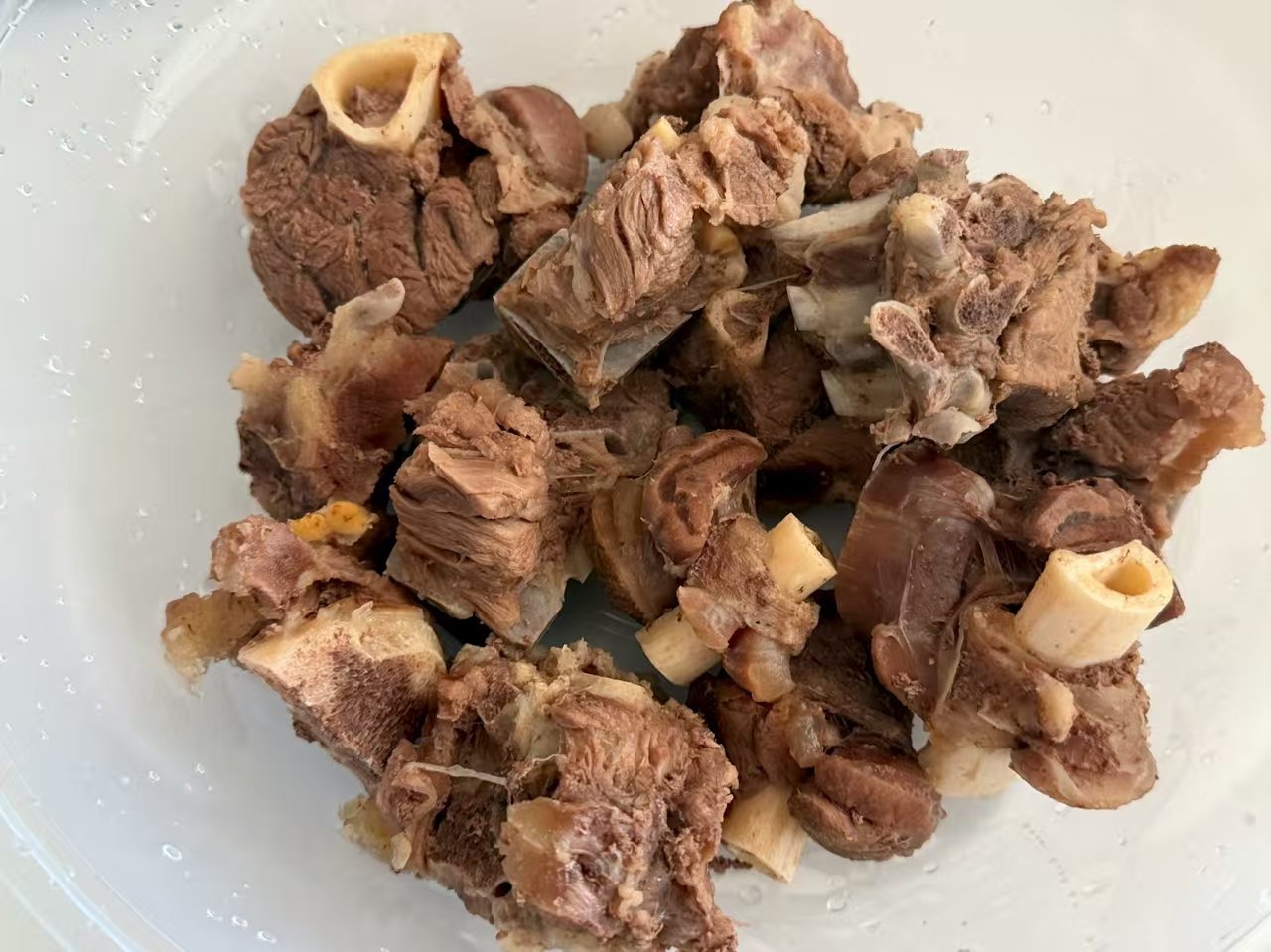 这么冷的天，吃羊肉吧，吃完再磕点儿瓜子