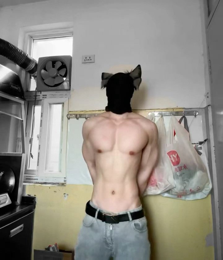 谁家小黑猫🐈⬛