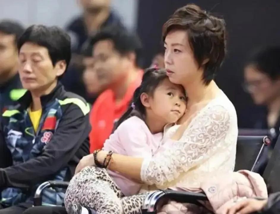 2009年，28岁的世界乒乓球冠军张怡宁嫁给了48岁身价300亿的香港富豪徐威，