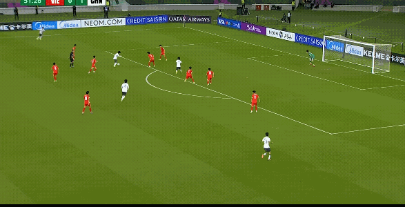 向余望也进球了，比赛第52分钟向余望接球后闪传腾挪，最终摆脱越南防守球员，远射破