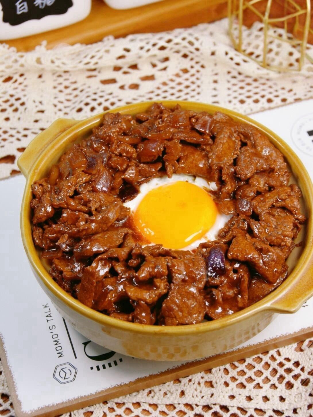 这个牛肉饭真的一绝，巨巨巨好吃！