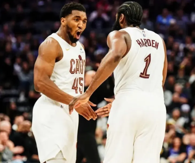 NBA名宿加内特在节目中谈到了哈登和新骑士。加内特说道：“哈登本赛季表现出色，