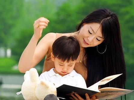 保奶奶情绪失控引爆家中“战争”，李奶奶今年已经72岁了，退休多年，平日里