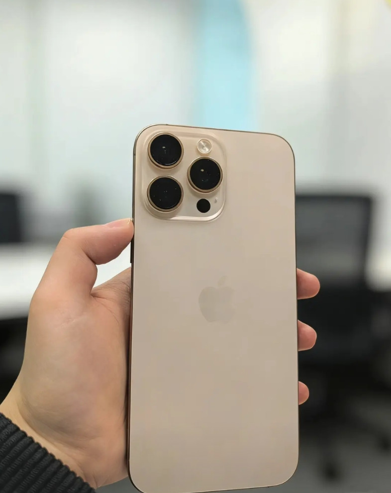 我选择用iPhone的第一个原因就是我比较穷，18年5五月份买了个64G内存的8