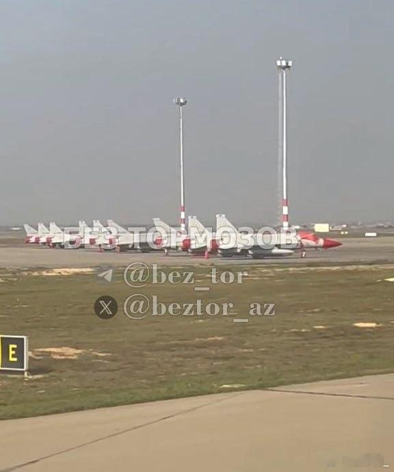 上个月巴基斯坦空军飞去阿塞拜疆参加联演的枭龙-3战斗机，据报道已移交阿塞拜疆。最